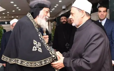 شيخ الأزهر يهنئ البابا تواضروس بمناسبة عيد القيامة