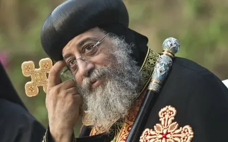 قداس عيد القيامة المجيد بقيادة البابا تواضروس الثاني في العباسية