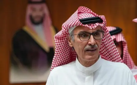 وداع لأيقونة الشعر السعودي بدر بن عبد المحسن