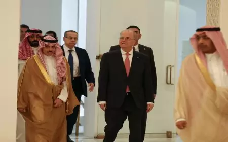 لقاء  بين فيصل بن فرحان ومحمد مصطفى لبحث تطورات الاوضاع في غزة ورفح