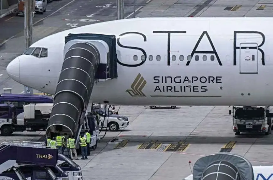 رحلة الطائرة السنغافورية "SQ321": وفاة احد المسافرين ورعب الركاب وراء الهبوط الاضطراري في بانكوك