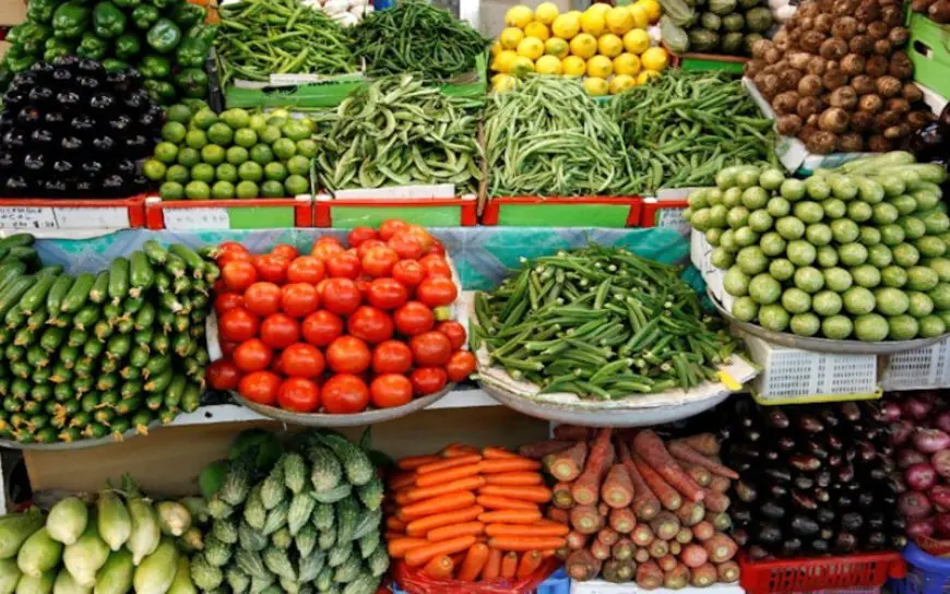 استقرار أسعار الخضروات والفواكه اليوم في سوق العبور  الأحد 30 يونيو 2024