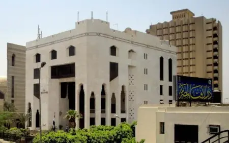 الإفتاء تبين حكم شراء حلوى المولد النبوي والتهادي بها احتفالا بذكرى ميلاد الرسول