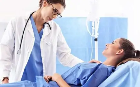 أبرزها الفصال في ثمن الكشف.. سلبيات يفعلها المريض مع الطبيب