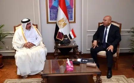 وزير النقل يبحث مع نظيرة القطري زيادة حجم الاستثمارات القطرية في مصر خاصة في مجال الصناعة