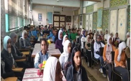 حقيقة مد اليوم الدراسي في المدارس للساعة 7:30 مساء