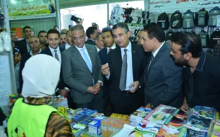 وزير التموين ومحافظ الفيوم يتفقدان معرض أهلاً مدارس وعدداً من المجمعات الاستهلاكية وفروع الجملة