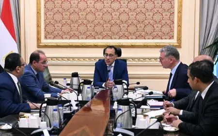 رئيس الوزراء يتابع إجراءات توفير المنتجات البترولية وخطوات زيادة حجم الإنتاج