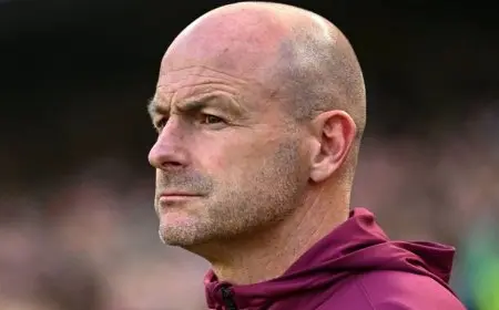 لي كارسلي يرد على ضجة تجاهل نشيد إنجلترا بعد هزيمة إيرلندا