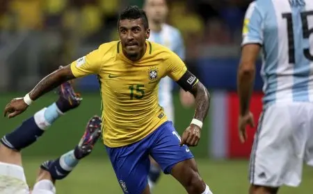 البرازيلي باولينيو يعلن اعتزاله كرة القدم