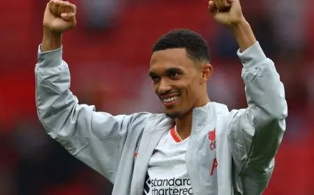 ريال مدريد يراقب أرنولد وديفيز من أجل جلبهما مجاناً في 2025