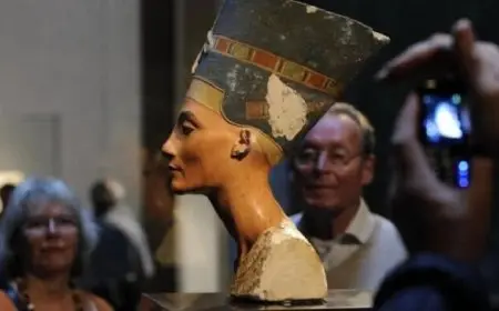 حقيقة عودة رأس نفرتيتي إلى مصر.. زاهي حواس يكشف التفاصيل