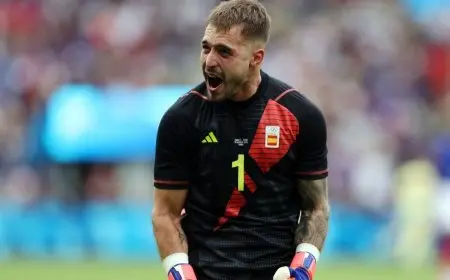 الحارس تيناس يكشف أسباب رحيله عن برشلونة