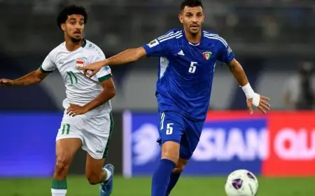 العراق يصمد أمام الكويت في الشوط الأول رغم الطرد المبكر