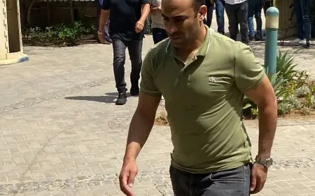 عبد الحفيظ ووليد سليمان وفتحي يحضرون جنازة إيهاب جلال