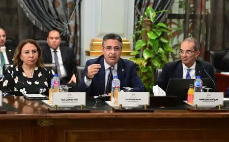 وزير التموين: ضرورة تعزيز التعاون مع المنطقة الاقتصادية لقناة السويس لجذب المستثمرين