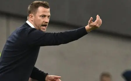 أوجسبورج الألماني يمدد عقد مدربه