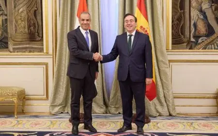 وزير الخارجية يبحث مع نظيره الإسباني التطورات في غزة وجهود وقف إطلاق النار