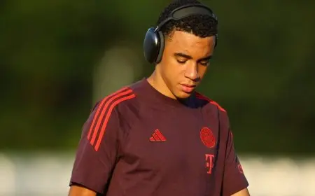 بايرن ميونيخ يدافع عن موسيالا ضد “الانتقادات السخيفة”