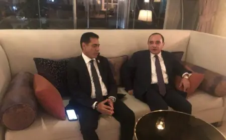 السفير المصري في كينيا يستقبل بعثة الأهلي في فندق الإقامة