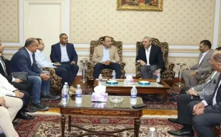 وزير قطاع الأعمال العام يستهل زيارته لشركة “غزل المحلة” بلقاء محافظ الغربية ونواب البرلمان