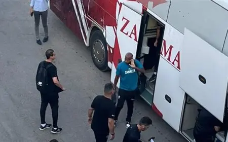 حافلة الزمالك تصل ستاد نيايو الوطني لمواجهة الشرطة الكيني