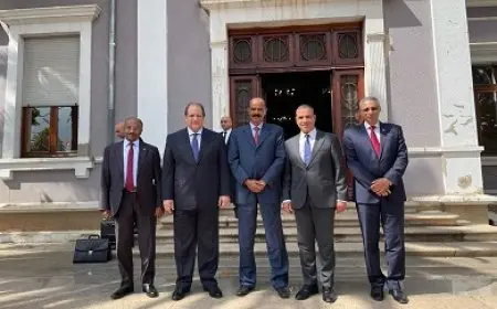 رئيس المخابرات ووزير الخارجية يزوران إريتريا