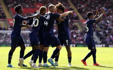 مانشستر يونايتد يستعيد عافيته بثلاثية في ساوثهامبتون