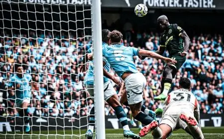 مانشستر سيتي يهزم برينتفورد وينفرد بصدارة الدوري الإنجليزي