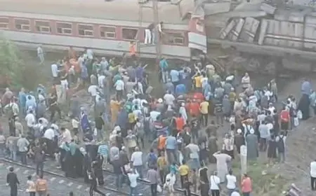 الصحة: الدفع بـ39 سيارة إسعاف إلى موقع حادث تصادم قطارين في محافظة الشرقية