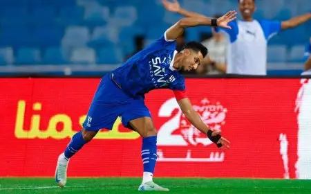 ثلاثية نظيفة.. الهلال ينتفض في الشوط الثاني أمام الرياض