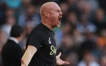 الأخطاء الدفاعية تُقلق مدرب إيفرتون بعد “البداية الكارثية”