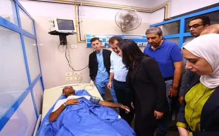 وزيرة التضامن تزور مصابي حادث قطار الشرقية وتوجه بصرف تعويضات