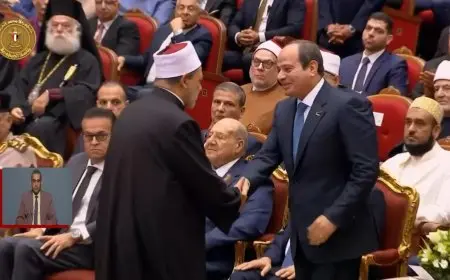 شيخ الأزهر يهدي الرئيس السيسي النسخة الأولى من ترجمة الأزهر لمعاني القرآن إلى الإنجليزيَّة