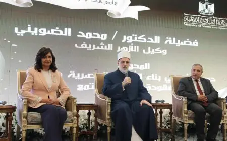 وكيل الأزهر: الإمام الأكبر أكبر داعم للمرأة ويؤمن بأهمية دورها في ترسيخ القيم والتقاليد المصرية