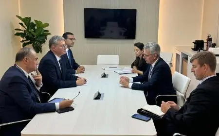 وزير البترول يبحث مع مساعد وزير الخارجية الأمريكية لموارد الطاقة سبل تعزيز التعاون الثنائي