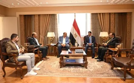 وزير الشباب والرياضة يلتقي رئيس الاتحاد المصري للووشو كونغ فو