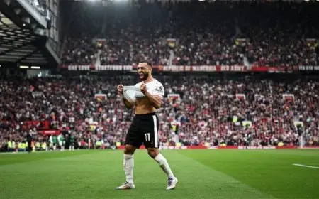 سبب تتويج محمد صلاح بجائزة لاعب الشهر في ليفربول