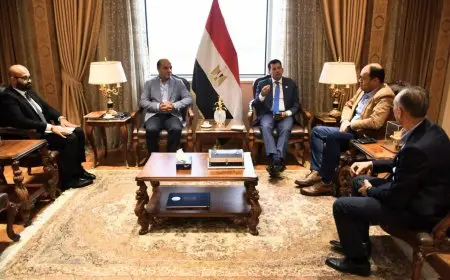 وزير الشباب والرياضة يلتقي رئيس الاتحاد المصري للجمباز