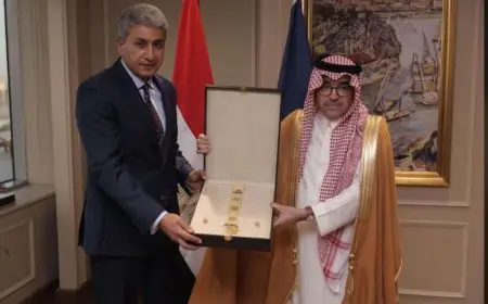 وزير السياحة يبحث مع رئيس المنظمة العربية للسياحة تعزيز التعاون المشترك
