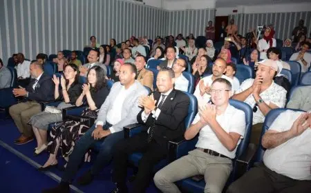 شباب حزب التجمع يعرض خلي بالك وأنت المتحكم على المسرح الروسي