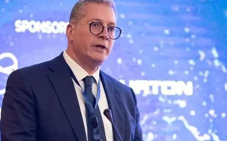 وزير البترول يبحث مع إيني الإيطالية تعزيز خطط التنمية والإنتاج