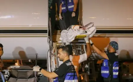 تطورات جديدة بشأن الحالة الصحية لـ فهد المولد بعد وصول طائرته للسعودية.. صور