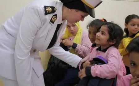 الداخلية تهدى حقائب مدرسية للأطفال بالمناطق الحضارية الجديدة