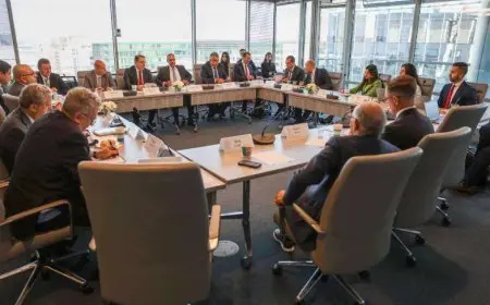 وزير الخارجية يشارك في مائدة مستديرة مع المجلس الاطلنطي