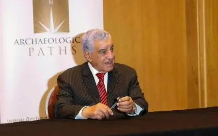زاهي حواس: تمثال الملكة نفرتيتي خرج من مصر بـ «التدليس»