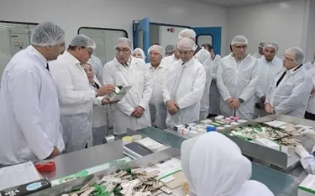 رئيس الوزراء يتفقد مجمع مصانع شركة إيفا فارما للصناعات الدوائية