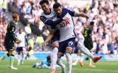 سولانكي يفتتح سجل أهدافه مع توتنهام في الفوز بثلاثية على برينتفورد