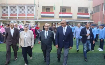 محافظ القليوبية يشهد طابور الصباح بالمدرسة الفندقية ويتفقد مدرسة الثانوية بنات ببنها