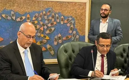 نقيب الصحفيين يوقع عقد مشروع التحول الرقمي بالنقابة
